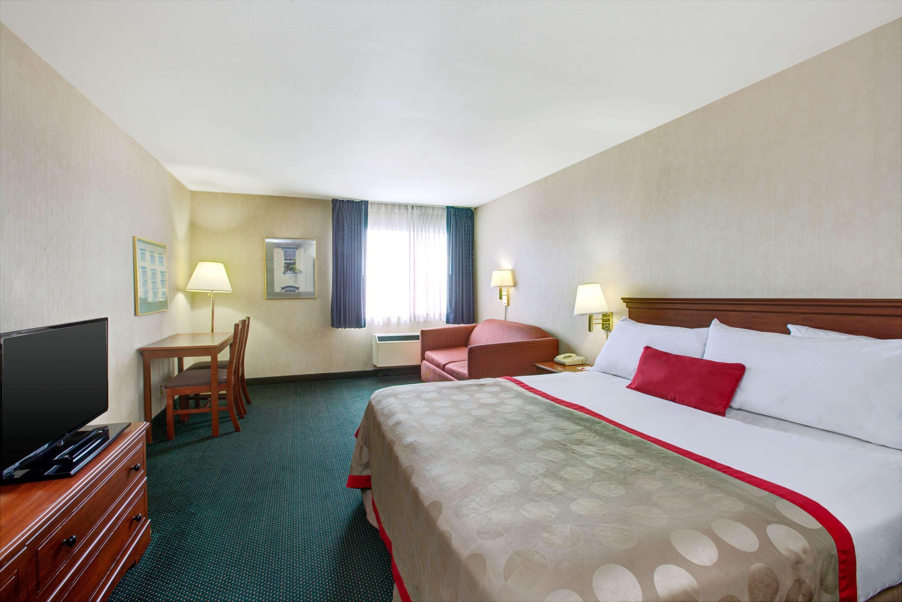 Ramada By Wyndham Hawthorne/Lax Hotel Kültér fotó
