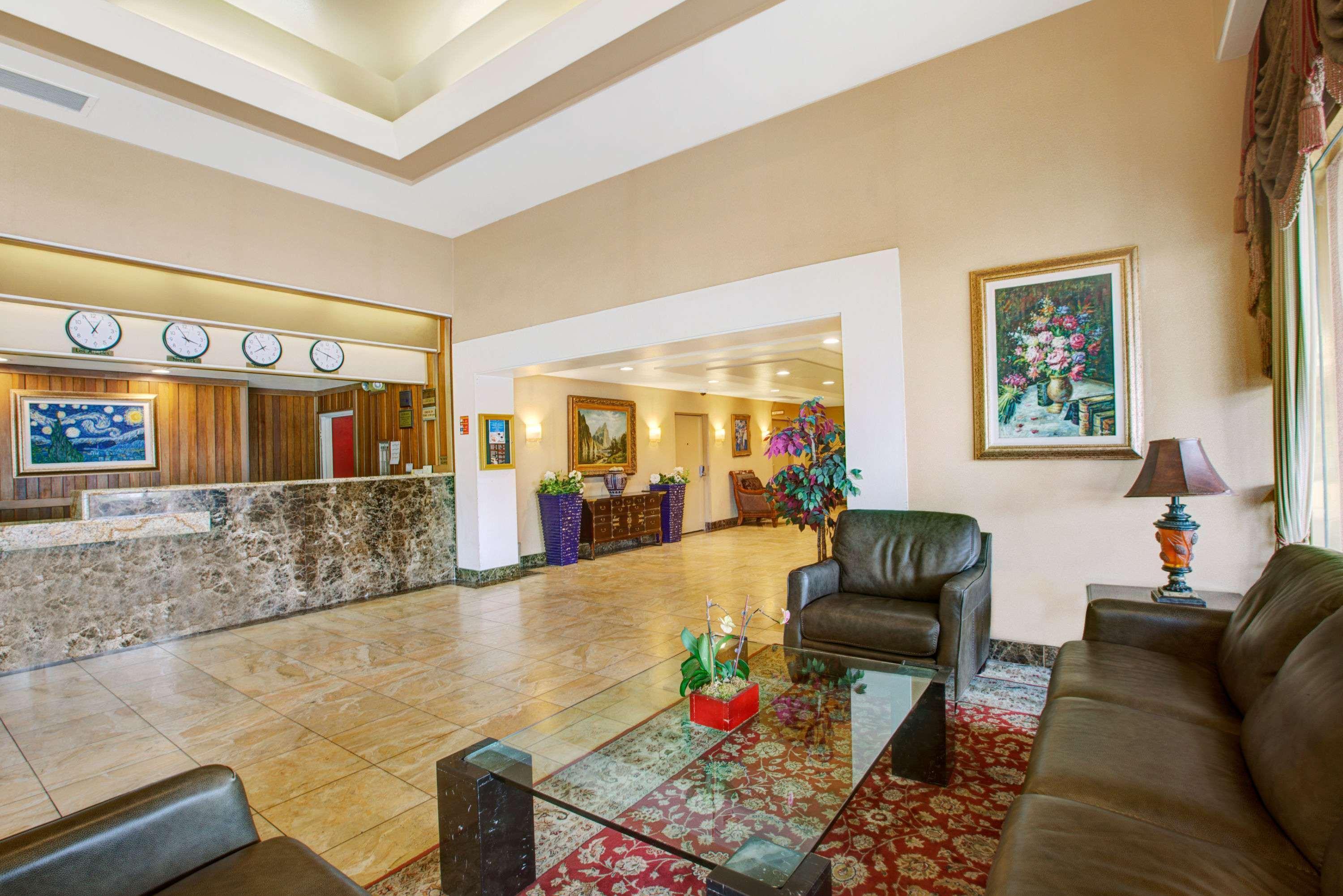 Ramada By Wyndham Hawthorne/Lax Hotel Kültér fotó