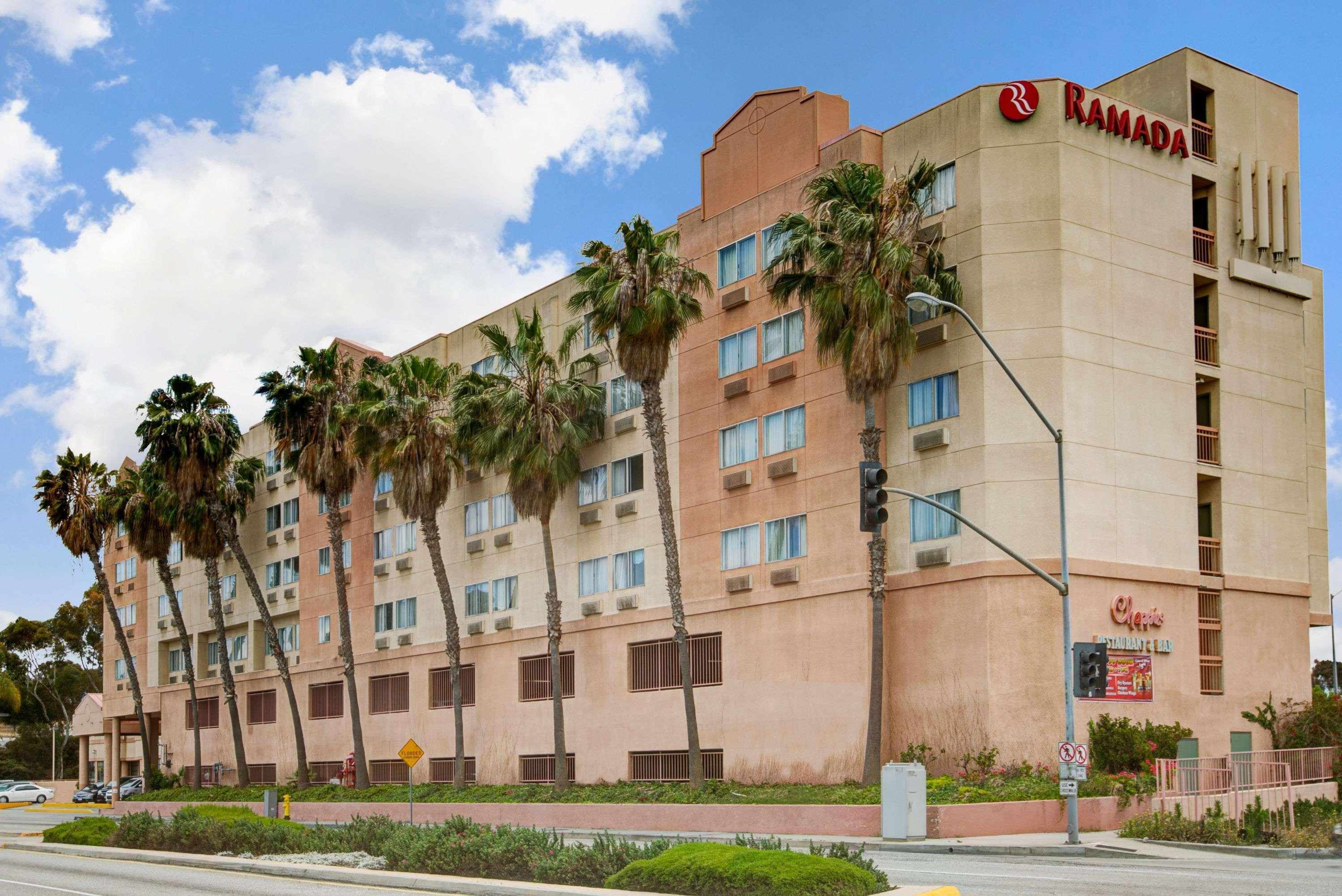 Ramada By Wyndham Hawthorne/Lax Hotel Kültér fotó