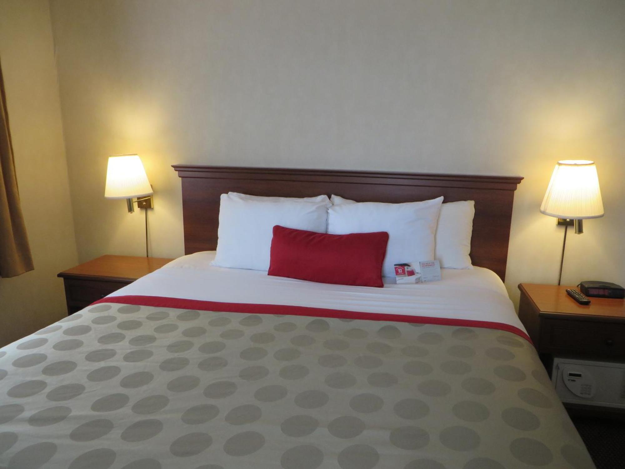 Ramada By Wyndham Hawthorne/Lax Hotel Szoba fotó