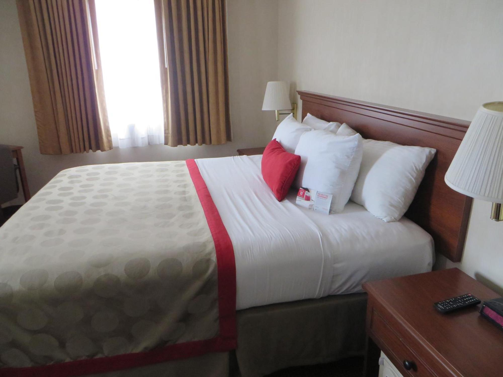 Ramada By Wyndham Hawthorne/Lax Hotel Szoba fotó